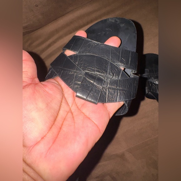 Zara Black Croc-Patterned Sandals - Picture 2 of 5